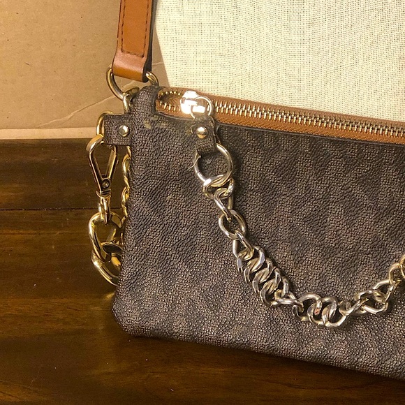 MICHAEL KORS MK Monogram Tan Brown Crossbody Bag with Two Tone Metal Hardware - Picture 13 of 17